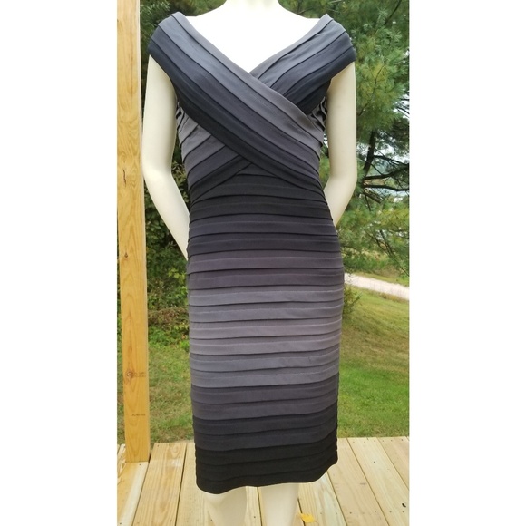 Tadashi Shoji Dresses & Skirts - Tadashi Shoji Bodycon Shutter/Pleated  Dress,  M